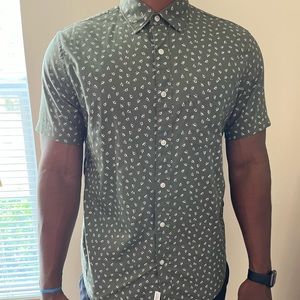 American Eagle Button Up